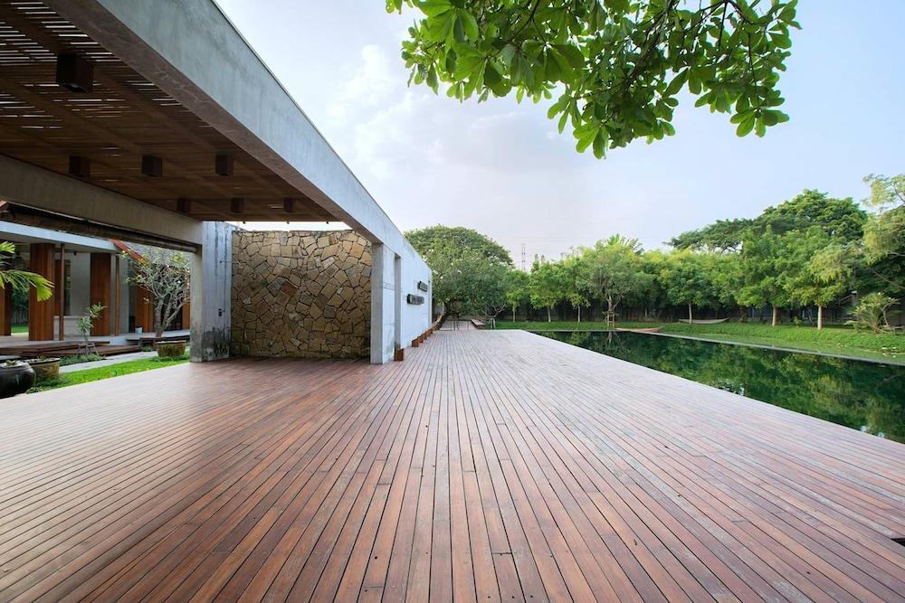 Into The Forest Resort Bangkok Bagian luar foto