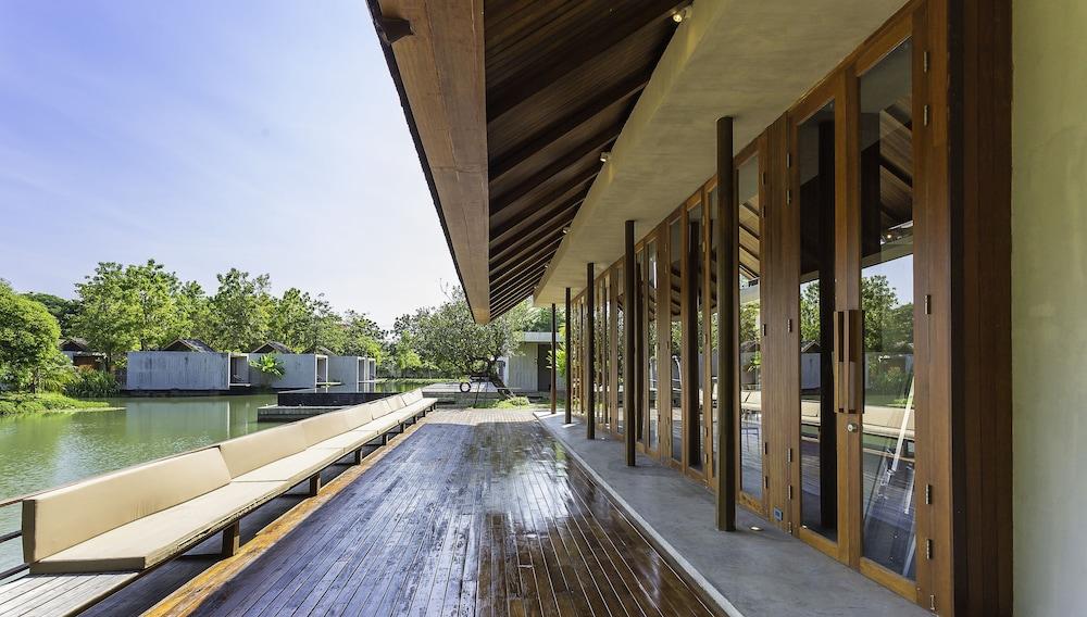 Into The Forest Resort Bangkok Bagian luar foto