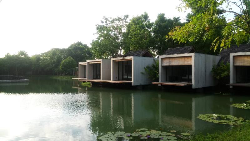 Into The Forest Resort Bangkok Bagian luar foto